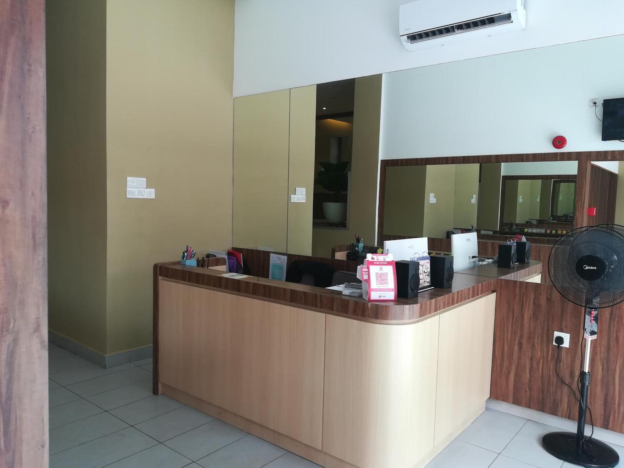 The Daily Hotel Kota Kinabalu Exterior foto